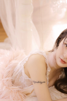 女邻居拉开裙子让我挺进
